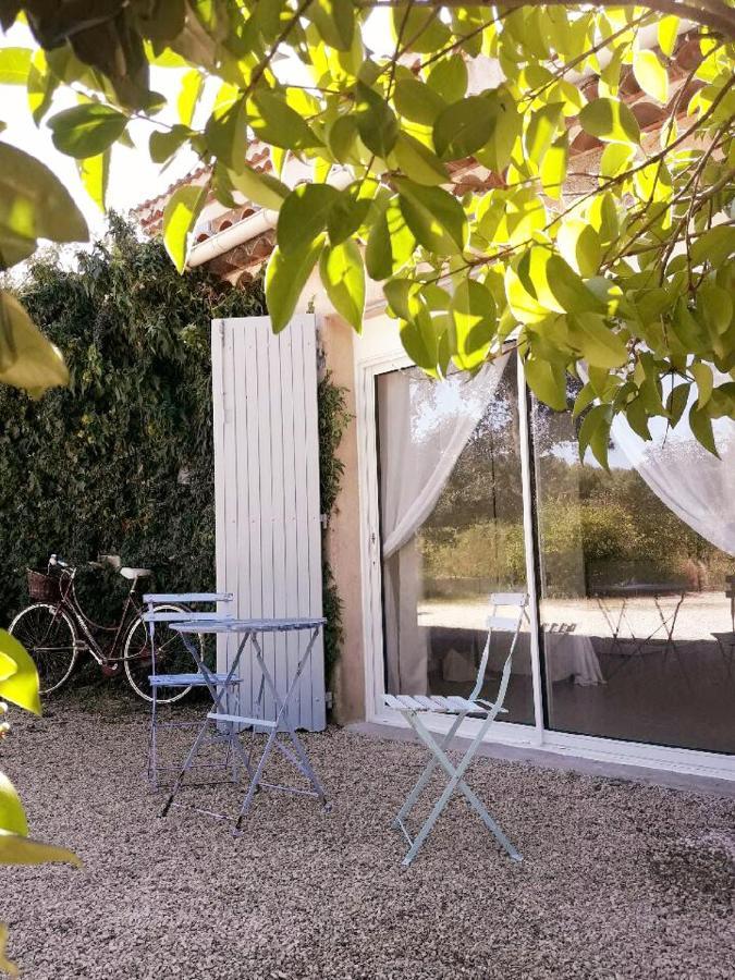 Studio Avec Jardin Entre Aix-En-Provence, Luberon Et Verdon Peyrolles-en-Provence Eksteriør bilde